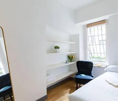 Pantheon Relais Апартаменты *